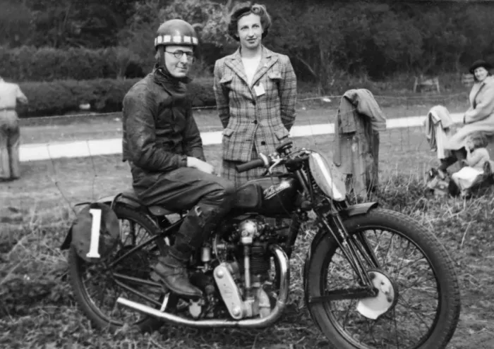 Framed Print : Tommy Wood (Velocette) 1946 Cadwell Park Framed Print : Tommy Wood (Velocette) 1946 Cadwell Park
