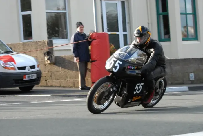 Framed Print : Tony Ainley (Velocette) 2008 Senior Classic Manx Grand Prix Framed Print : Tony Ainley (Velocette) 2008 Senior Classic Manx Grand Prix