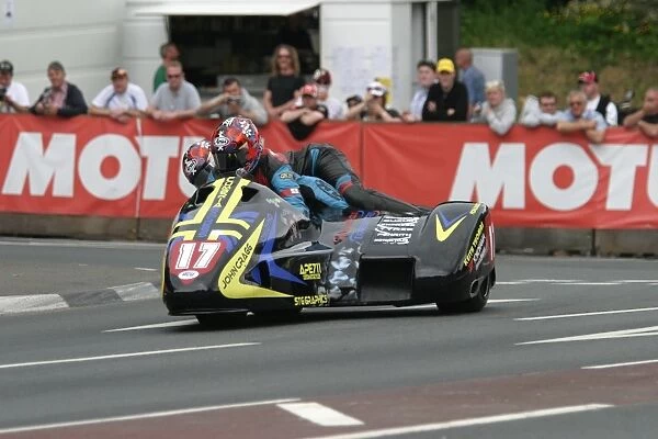 Tony Baker & Fiona Baker-Milligan (Suzuki) 2011 Sidecar TT