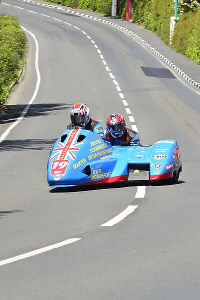 Tony Baker & Fiona Baker-Milligan (Suzuki) 2015 Sidecar TT