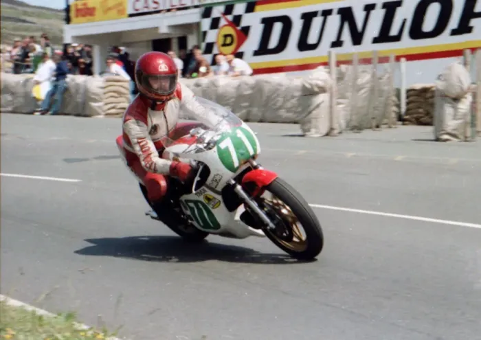 Framed Print : Tony Carey (Yamaha) 1984 Junior TT Framed Print : Tony Carey (Yamaha) 1984 Junior TT