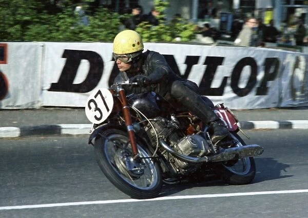 Tony Dunnell (Honda) 1967 Production 500cc TT