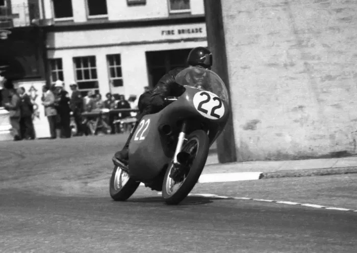 Framed Print : Tony Godfrey (Norton) 1960 Junior TT Framed Print : Tony Godfrey (Norton) 1960 Junior TT