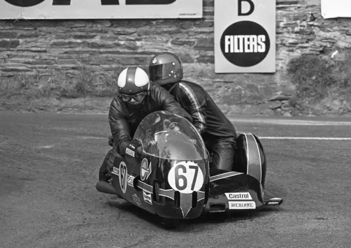 Framed Print : Tony Greening & David Carr (Weslake) 1975 Sidecar 1000 TT Framed Print : Tony Greening & David Carr (Weslake) 1975 Sidecar 1000 TT