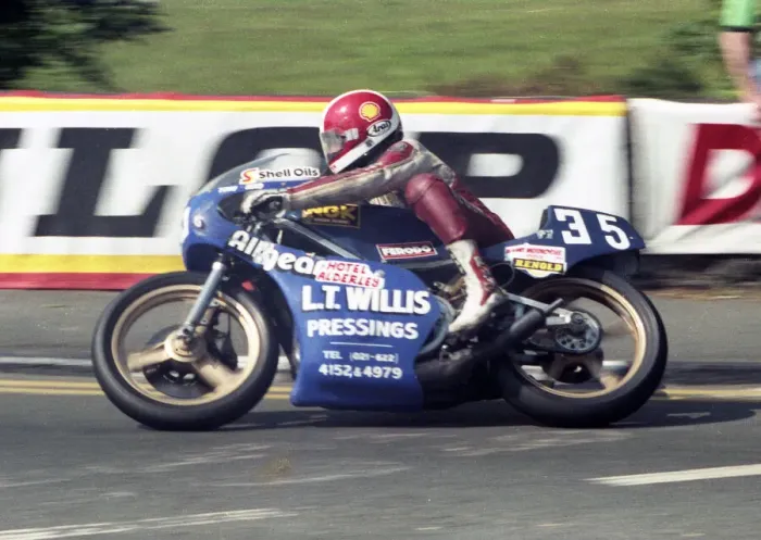 Framed Print : Tony Head (Armstrong) 1984 Junior TT Framed Print : Tony Head (Armstrong) 1984 Junior TT