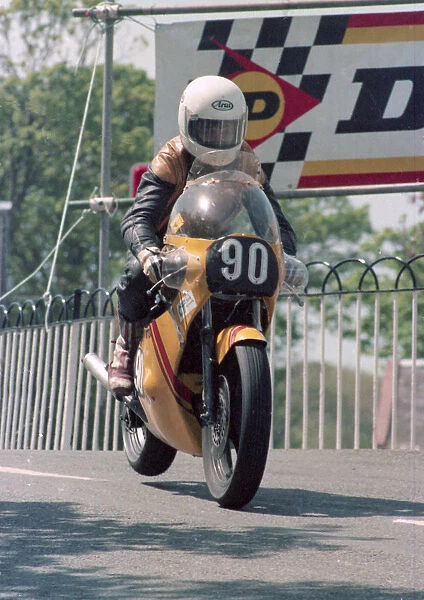 Tony Hudziak (Yamaha) 1986 Formula Two TT