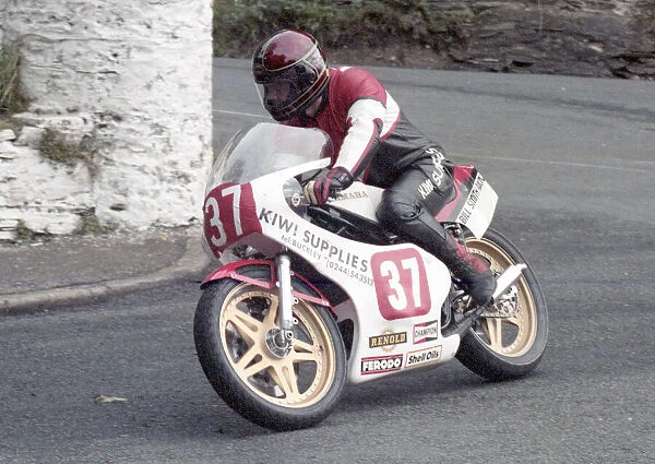Tony Hughes (Yamaha) 1985 Newcomers Manx Grand Prix