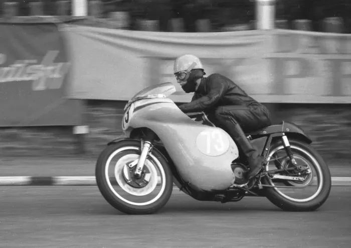 Framed Print : Tony Hunter (AJS) 1963 Junior Manx Grand Prix