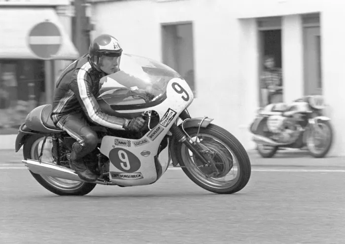 Framed Print : Tony Jefferies at Parliament Square: 1971 Production 750 TT Framed Print : Tony Jefferies at Parliament Square: 1971 Production 750 TT