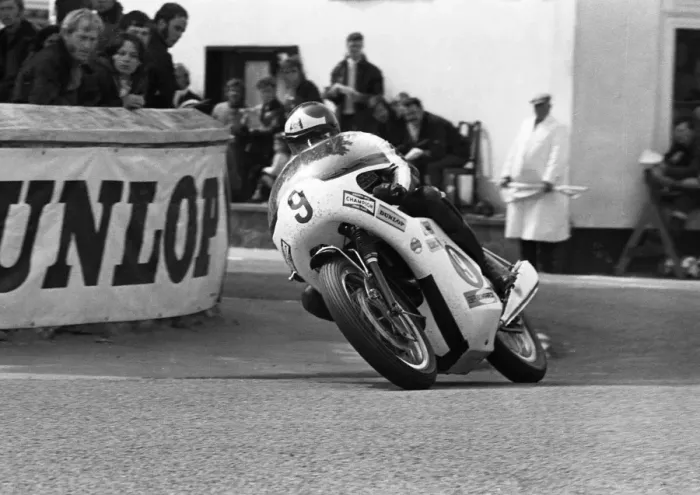 Framed Print : Tony Jefferies (Triumph) 1971 Production TT Framed Print : Tony Jefferies (Triumph) 1971 Production TT