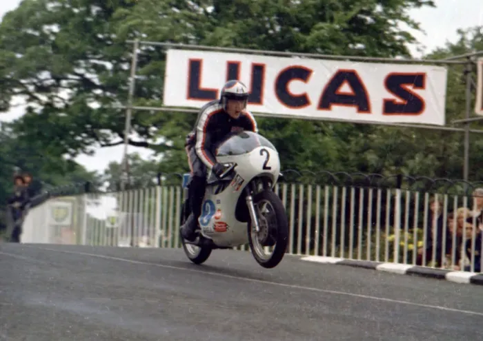 Framed Print : Tony Jefferies (Yamsel) 1971 Junior TT