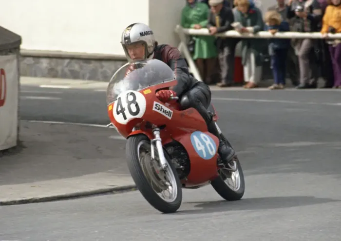 Framed Print : Tony Jones (Aermacchi) 1974 Junior Manx Grand Prix Framed Print : Tony Jones (Aermacchi) 1974 Junior Manx Grand Prix