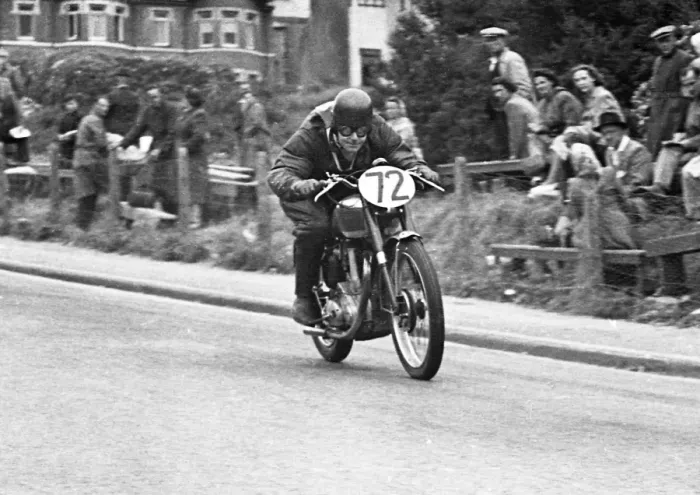 Framed Print : Tony Mollan (BSA) 1950 Junior Clubman TT Framed Print : Tony Mollan (BSA) 1950 Junior Clubman TT