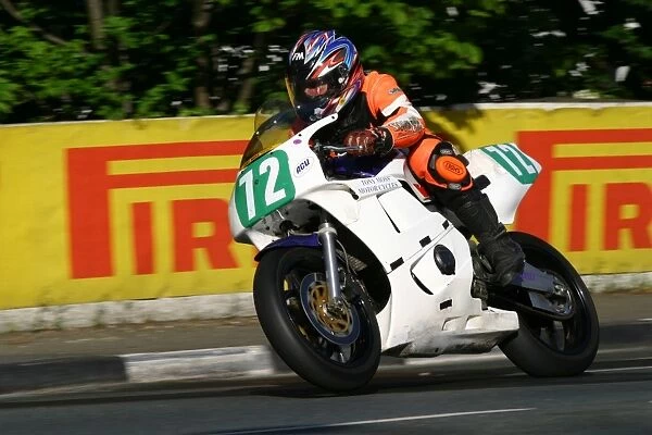 Tony Moss (Honda) 2004 Lightweight 400 TT