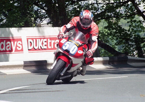 Tony Moss (Yamaha) 2002 Junior 600 TT