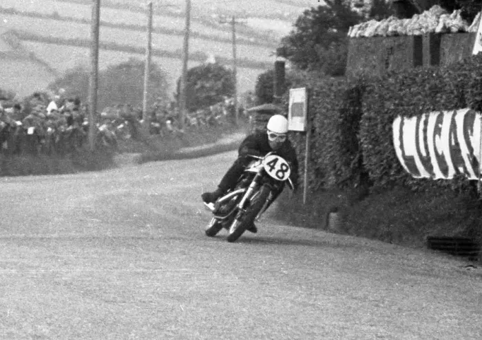 Framed Print : Tony Ovens (Norton) 1955 Senior TT Framed Print : Tony Ovens (Norton) 1955 Senior TT