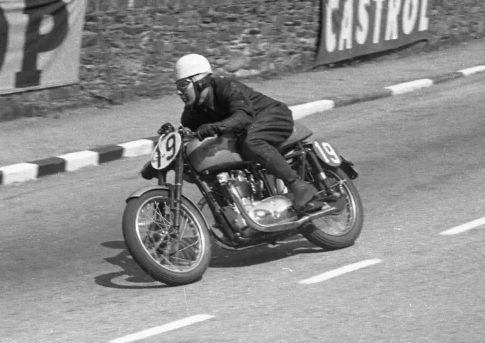 Framed Print : Tony Ovens (Triumph) 1954 Senior Clubman TT Framed Print : Tony Ovens (Triumph) 1954 Senior Clubman TT