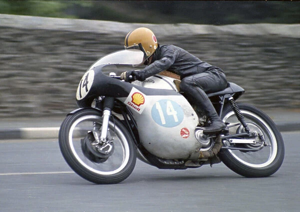 Tony Randle (Norton) 1972 Junior Manx Grand Prix