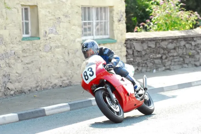 Framed Print : Tony Russell (Yamaha) 2013 Formula 2 Classic TT