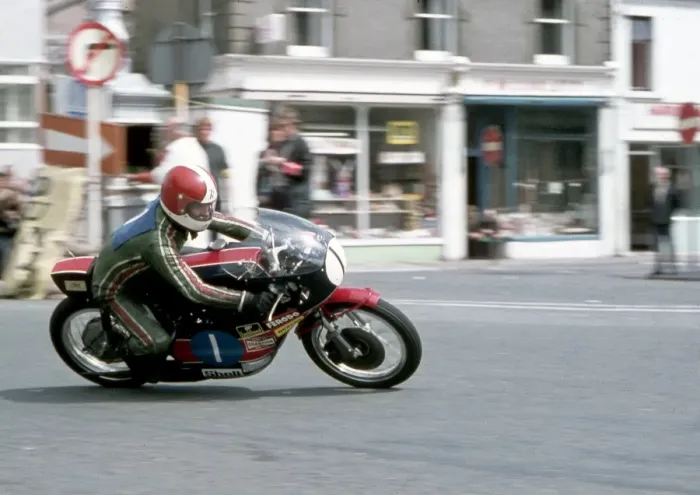 Framed Print : Tony Rutter (Yamaha) 1974 Junior TT Framed Print : Tony Rutter (Yamaha) 1974 Junior TT