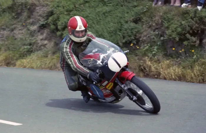 Framed Print : Tony Rutter (Yamaha) 1974 Junior TT Framed Print : Tony Rutter (Yamaha) 1974 Junior TT