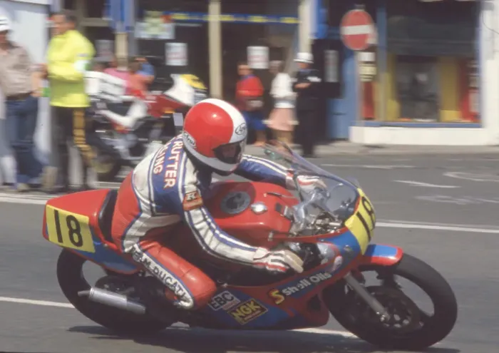 Framed Print : Tony Rutter (Yamaha) 1984 Senior TT Framed Print : Tony Rutter (Yamaha) 1984 Senior TT