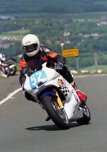 Tony Shortland (Yamaha) 2000 Junior TT