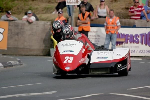 Tony Thirkell & Nigel Barlow (MR Equipe Honda) 2010 Sidecar A TT