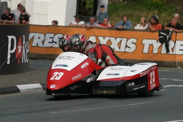 Tony Thirkell & Nigel Barlow (MR Equipe Honda) 2010 Sidecar A TT