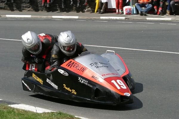 Tony Thirkell & Roy King (DMR Honda) 2004 Sidecar TT