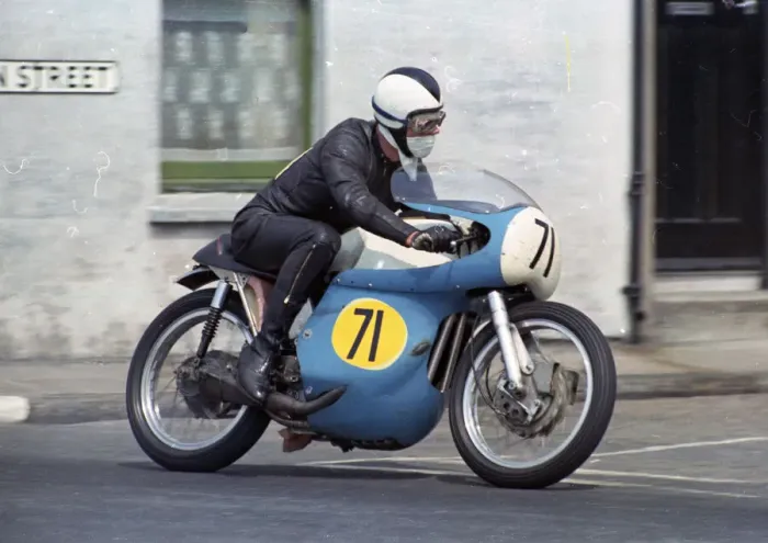 Framed Print : Tony Willmott (Norton) 1969 Senior TT Framed Print : Tony Willmott (Norton) 1969 Senior TT