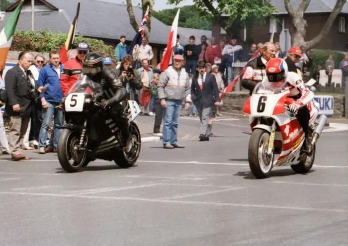 Framed Print : Trevor Nation (Norton) and Steve Hislop (Honda) 1989 Formula One TT Framed Print : Trevor Nation (Norton) and Steve Hislop (Honda) 1989 Formula One TT