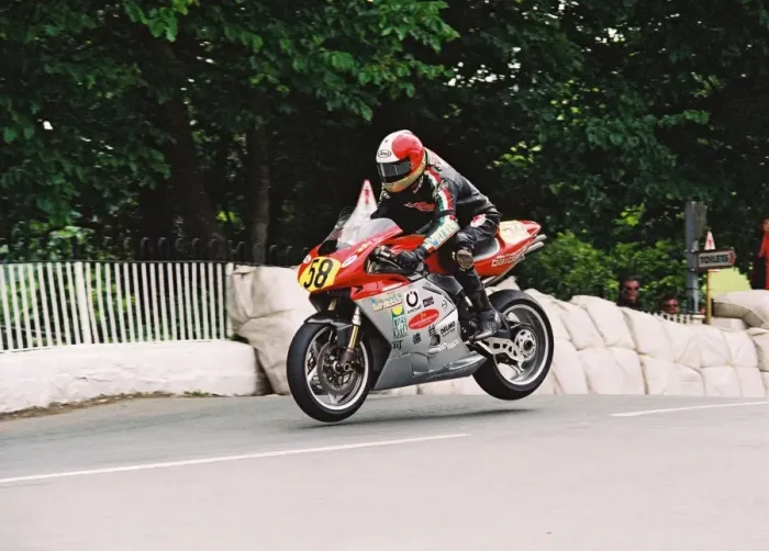 Framed Print : Umberto Rumiano (MV) 2004 Senior TT Framed Print : Umberto Rumiano (MV) 2004 Senior TT