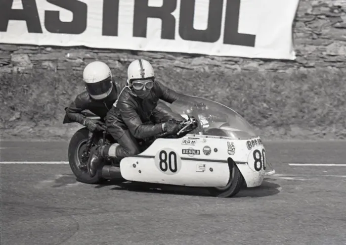 Framed Print : Bill Uren & Dave Richards (Weslake) 1975 1000 Sidecar TT Framed Print : Bill Uren & Dave Richards (Weslake) 1975 1000 Sidecar TT