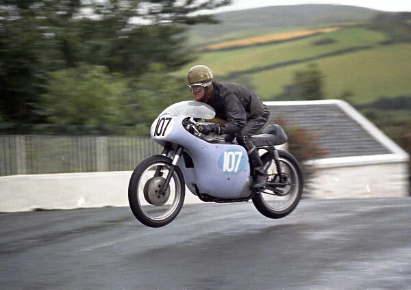 Vic Roberts (BSA) 1967 Junior Manx Grand Prix