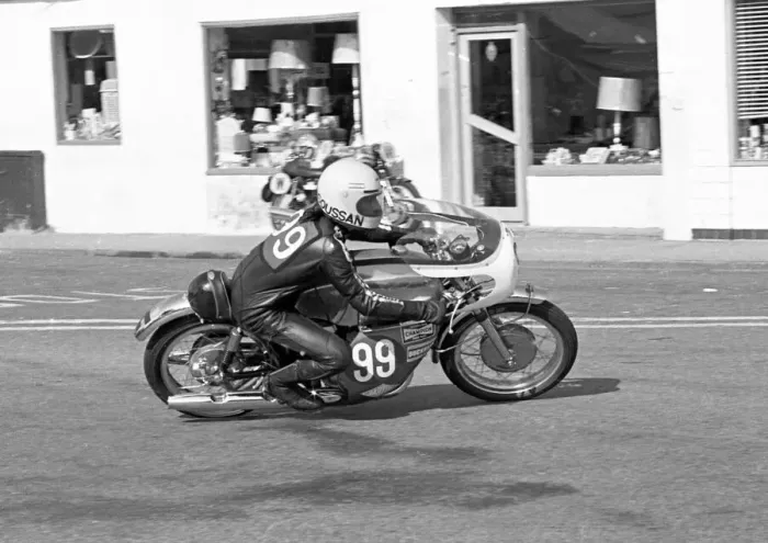 Framed Print : Vic Soussan (Suzuki) 1972 Production TT Framed Print : Vic Soussan (Suzuki) 1972 Production TT