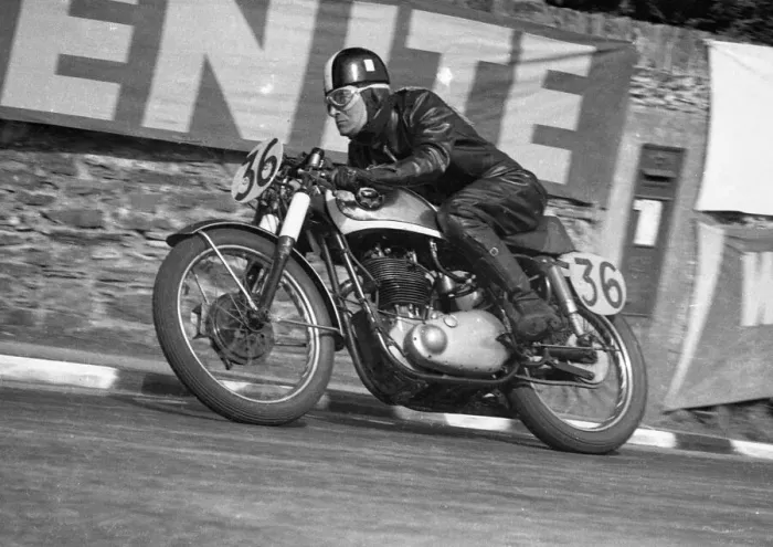 Framed Print : Victor Naintre (BSA) 1957 Senior Manx Grand Prix Framed Print : Victor Naintre (BSA) 1957 Senior Manx Grand Prix