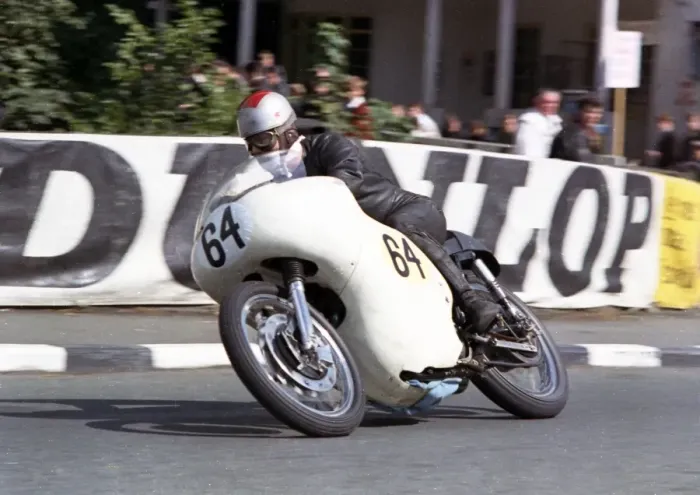 Framed Print : Vin Duckett (Matchless) 1966 Senior TT Framed Print : Vin Duckett (Matchless) 1966 Senior TT
