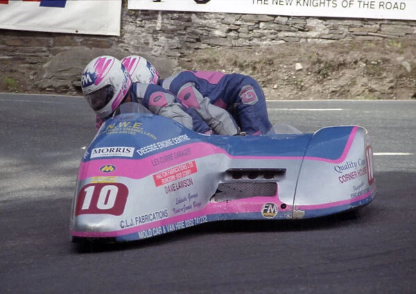 Vince Biggs & Jamie Biggs (Shelbourne Yamaha) 1993 Sidecar TT