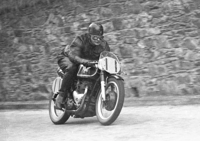 Framed Print : W J Hill (Matchless) 1957 Senior Manx Grand Prix Framed Print : W J Hill (Matchless) 1957 Senior Manx Grand Prix
