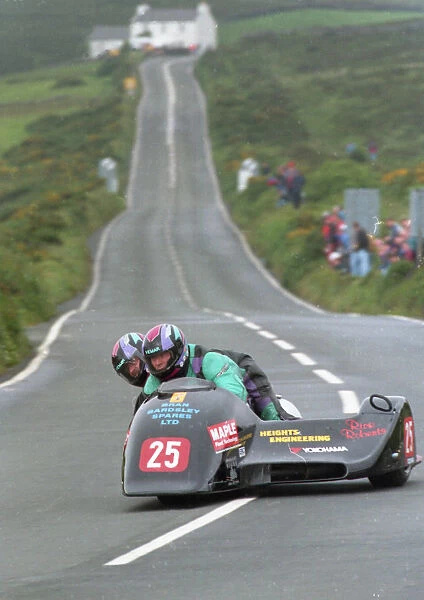 Wally Saunders & Rick Roberts (Ireson) 1998 Sidecar TT