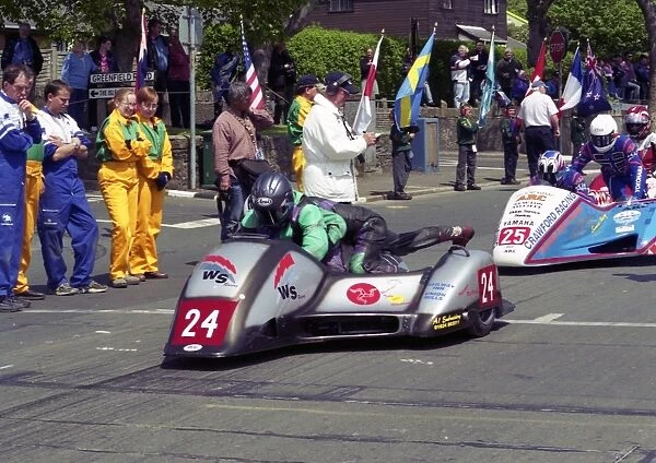 Wally Saunders & Rick Roberts (Ireson Yamaha) 2002 Sidecar TT