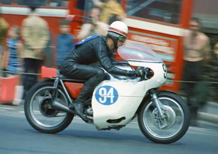 Framed Print : Walter Baxter (AJS) 1970 Junior TT Framed Print : Walter Baxter (AJS) 1970 Junior TT