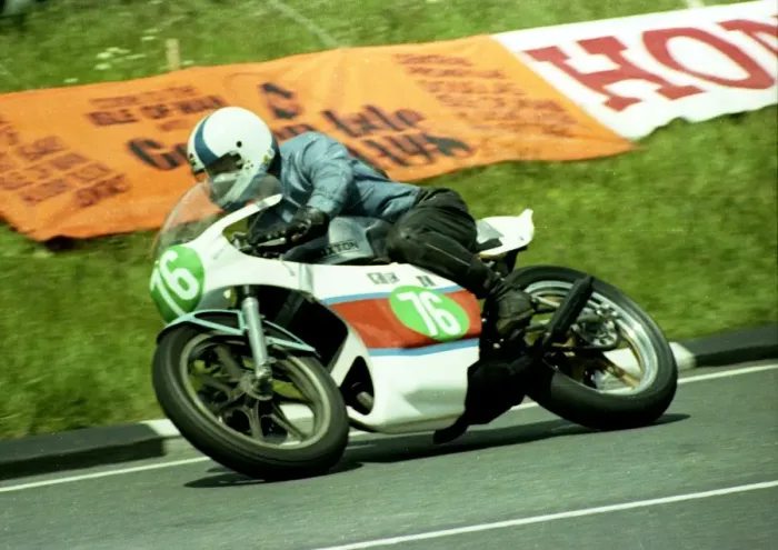 Framed Print : Walter Dawson (Maxton) 1980 Junior TT Framed Print : Walter Dawson (Maxton) 1980 Junior TT