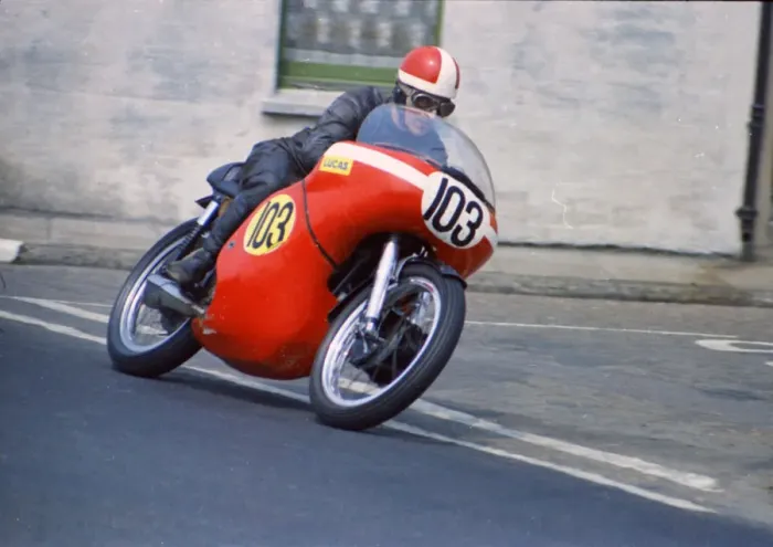 Framed Print : Walter Dawson (Norton) 1970 Senior TT Framed Print : Walter Dawson (Norton) 1970 Senior TT