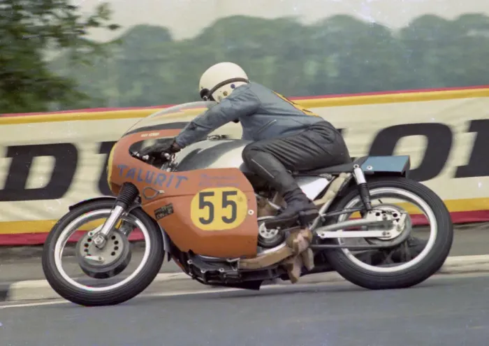 Framed Print : Walter Dawson (Seeley) 1976 Senior TT Framed Print : Walter Dawson (Seeley) 1976 Senior TT