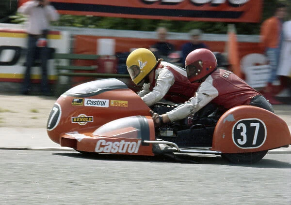 Walter Ohrmann & Bernd Grube (Yamaha) 1976 500 Sidecar TT