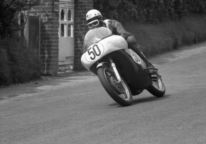 Framed Print : Walter Scheimann (Norton) 1964 Senior TT Framed Print : Walter Scheimann (Norton) 1964 Senior TT