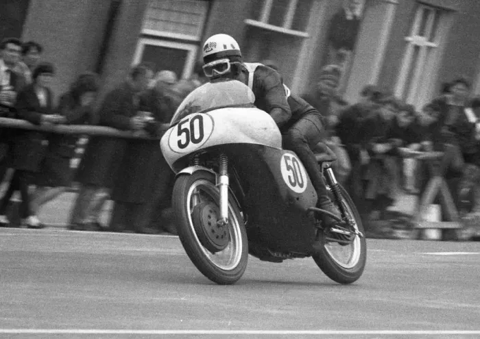 Framed Print : Walter Scheimann (Norton) 1964 Senior TT Framed Print : Walter Scheimann (Norton) 1964 Senior TT