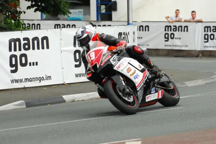 Framed Print : Warren Verwey (Kawasaki) 2013 Newcomers Manx Grand Prix Framed Print : Warren Verwey (Kawasaki) 2013 Newcomers Manx Grand Prix